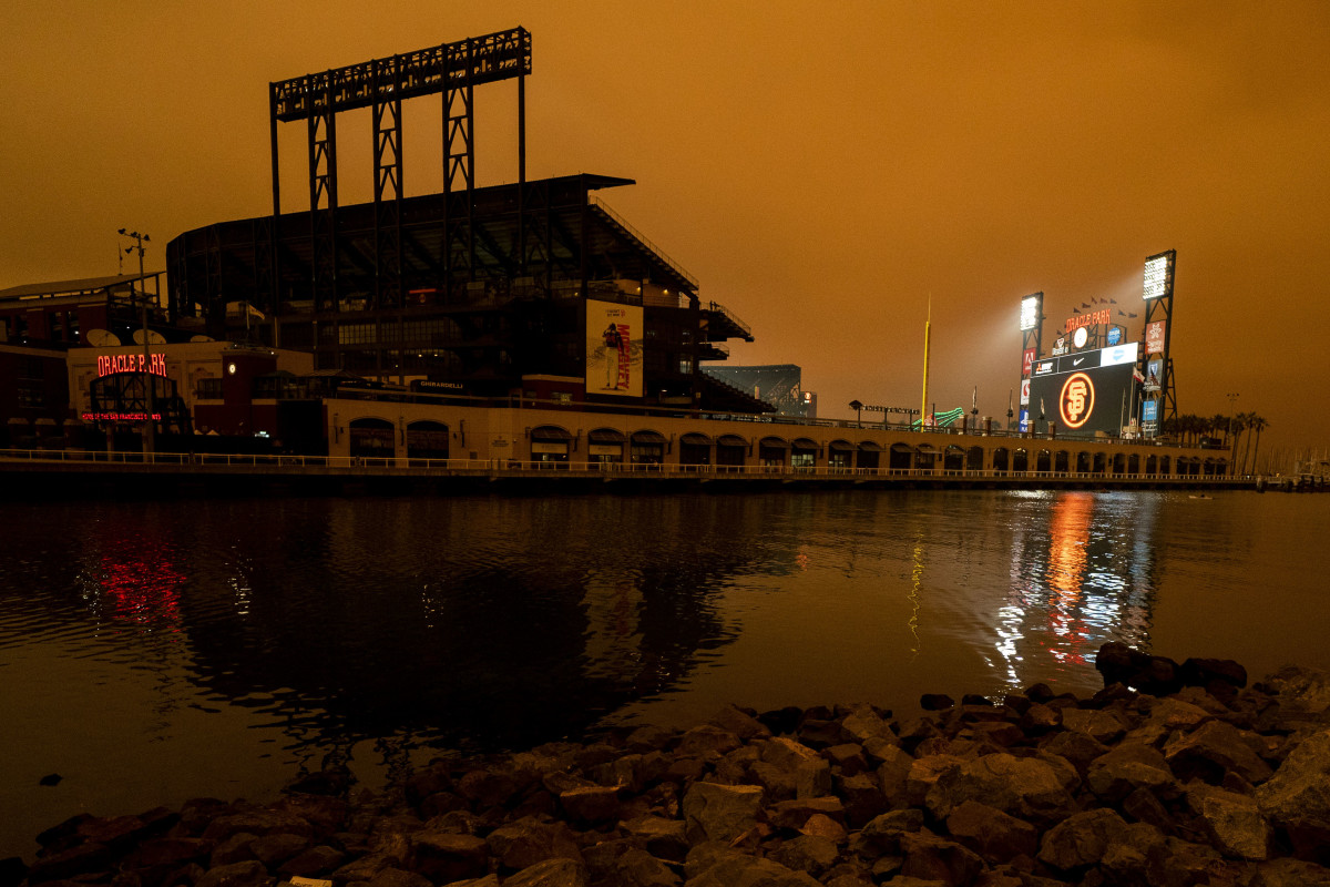 Smoke filled sky at Giants' Oracle Park